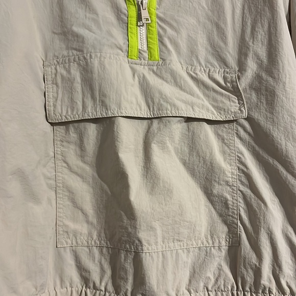 ❤️Levi’s Windbreaker❤️ - Picture 2 of 6